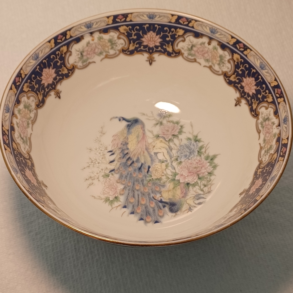 Vintage TOYO JAPAN Peacock And Flowers Porcelain Bowl With Art Deco Border - 6"
